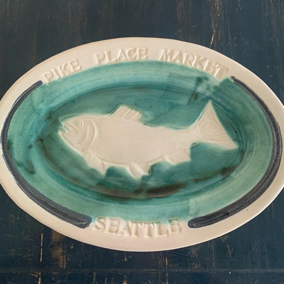 Pikes Peak Seattle Fish Market fish platter - Picture 1 of 4